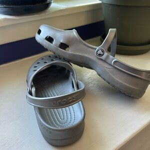 Crocs - Mary Jane Woman’s 11 Silver